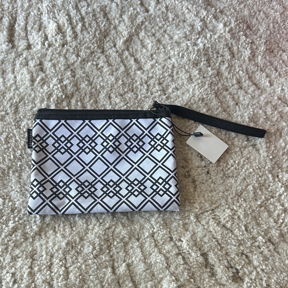 Sephora Geometric Black and White Wristlet